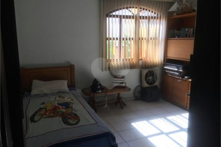 Casa à venda com 4 quartos, sendo 1 suíte, em Vila Vitória ||, Indaiatuba, SP
