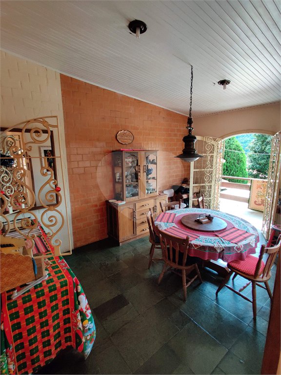 Casa à venda com 4 quartos, sendo 1 suíte, no condomínio Chacarás Bela Vista, Mairiporã - SP