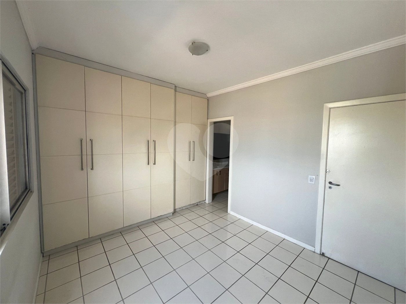 Apartamento à venda com 2 quartos, sendo 1 suíte, em Araés, Cuiabá, MT