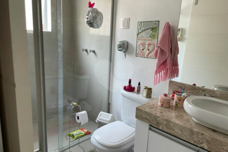 Casa à venda com 4 quartos, sendo 3 suítes, no condomínio Vila Hípica I, Vinhedo - SP