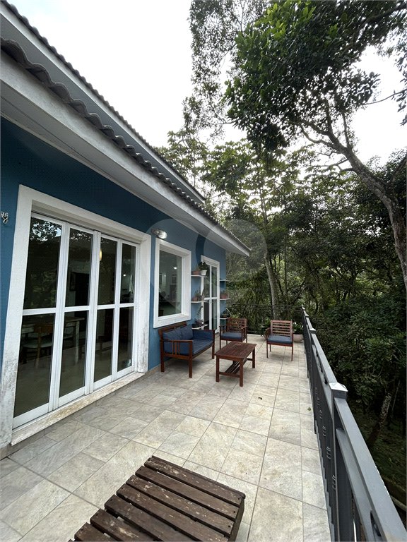 Casa à venda com 3 quartos, sendo 1 suíte, no condomínio Alpes da Cantareira, Mairiporã - SP
