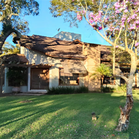 Casa à venda com 7 quartos, sendo 4 suítes, no condomínio Riviera de Santa Cristina XIII, Paranapanema - SP