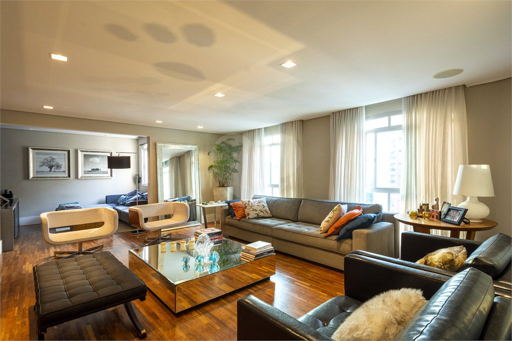 Apartamento à venda com 3 quartos, sendo 1 suíte,  em Jardim Marajoara, São Paulo, SP