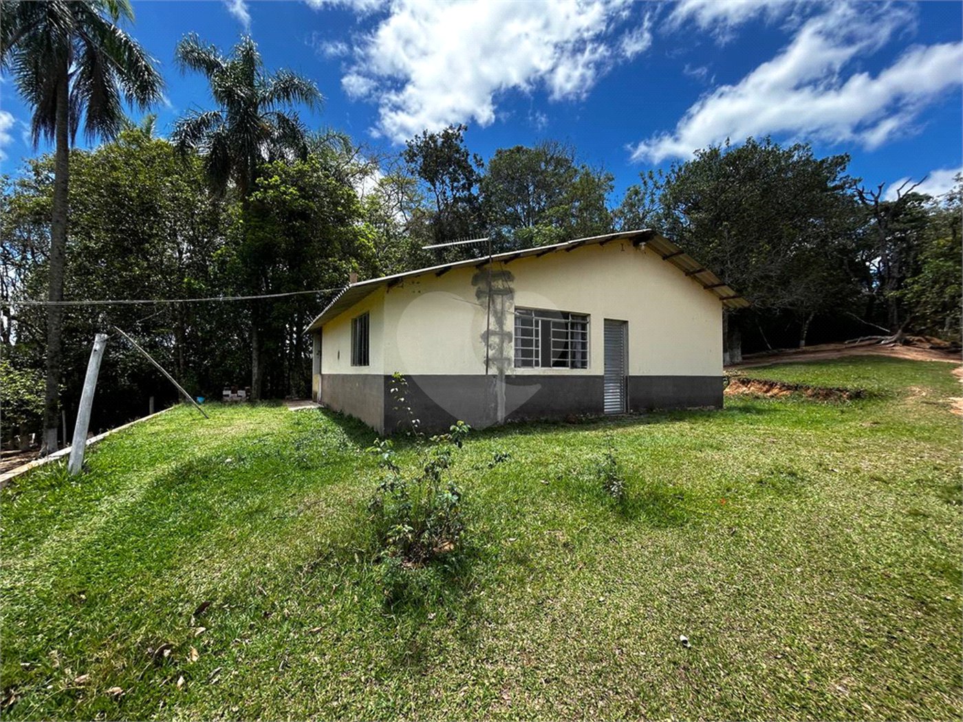 Sítio à venda com 2 quartos em Área Rural de Varginha, Itapetininga, SP