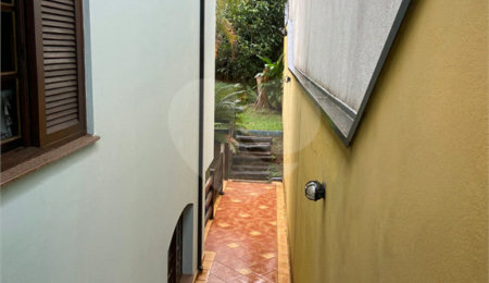 Sobrado à venda com 4 quartos, sendo 1 suíte,  em Vila Suissa, Mogi das Cruzes, SP