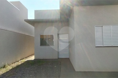 Casa à venda ou para alugar com 2 quartos, sendo 1 suíte, em Ipê, Três Lagoas, MS