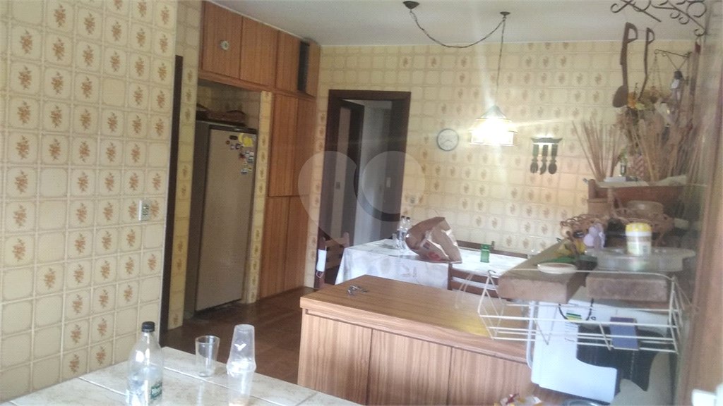 Casa à venda com 5 quartos, sendo 3 suítes, no condomínio Alpes da Cantareira, Mairiporã - SP