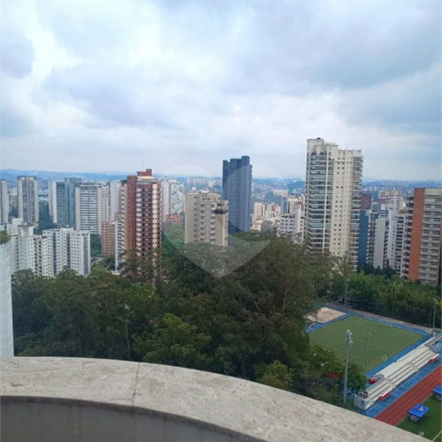 Apartamento à venda com 4 suítes em Vila Suzana, São Paulo, SP