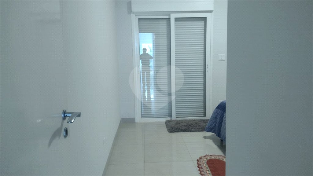 Casa à venda com 3 quartos, sendo 1 suíte, no condomínio Residencial Bouganville, Araraquara - SP
