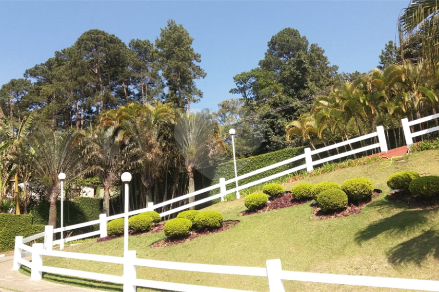 Casa à venda com 2 quartos, sendo 1 suíte, no condomínio Residencial Villa Nostra, Cotia - SP