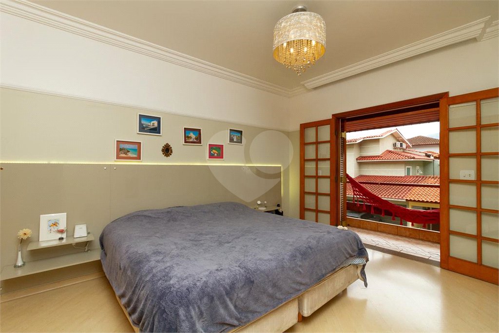 Casa à venda com 4 quartos, sendo 2 suítes, no condomínio Da Serra, São Paulo - SP