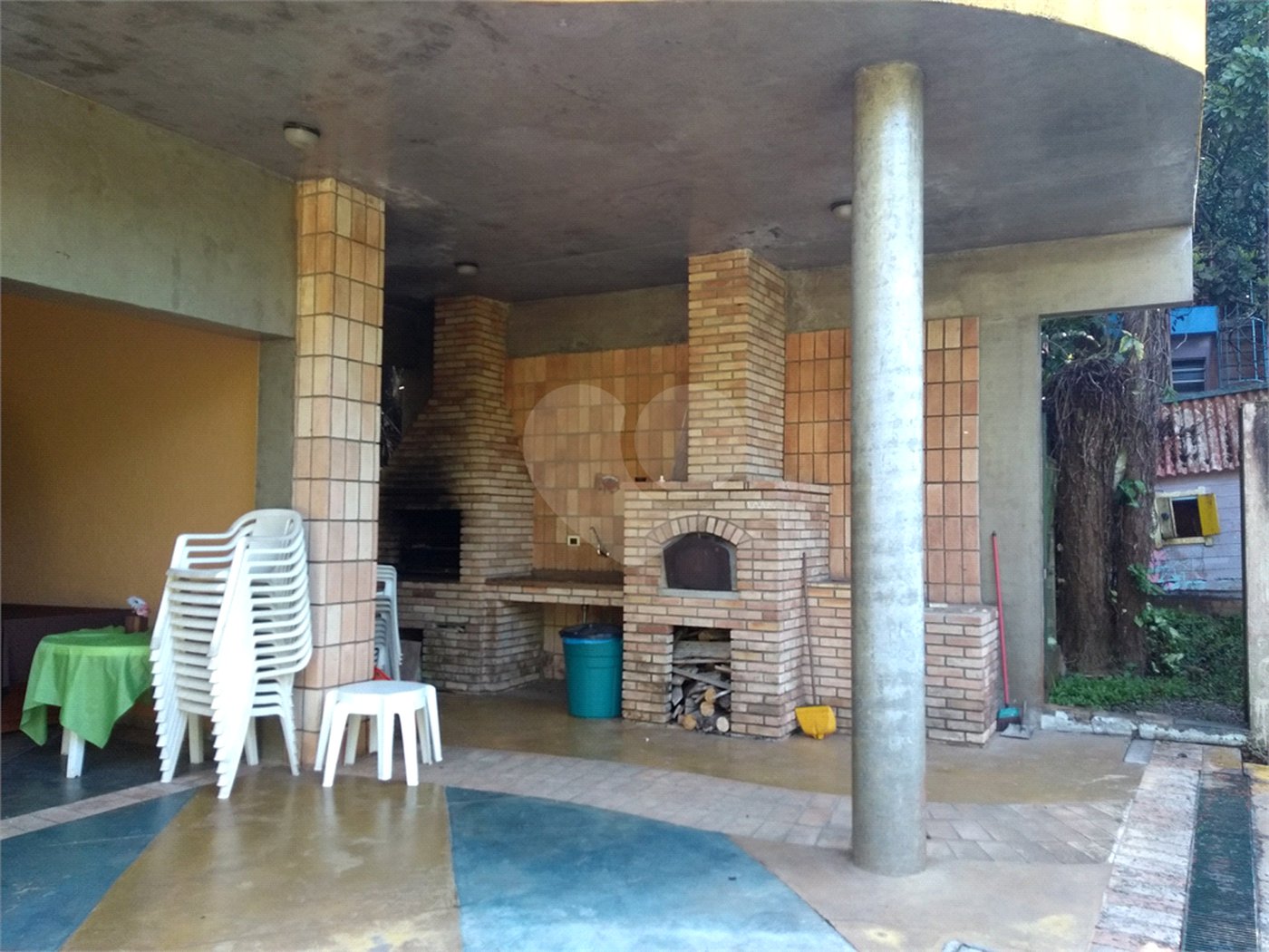 Casa à venda com 4 quartos, sendo 2 suítes, no condomínio Champs Elysees Village, Mairiporã - SP