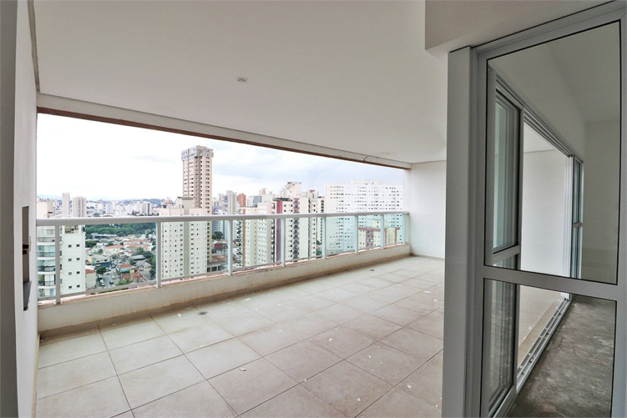 Apartamento à venda com 3 suítes em Santa Teresinha, São Paulo, SP