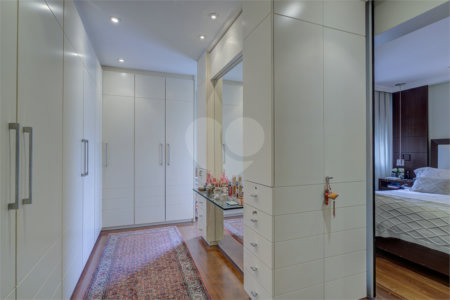 Cobertura à venda com 4 quartos, sendo 3 suítes, em Chácara Santo Antônio, São Paulo, SP