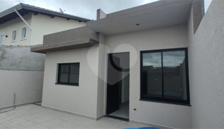 Casa Térrea à venda com 3 quartos, sendo 1 suíte,  em Nova Cerejeira, Atibaia, SP