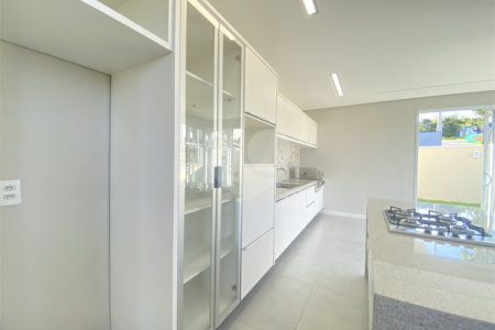 Casa à venda com 3 quartos, sendo 1 suíte, no condomínio Reserva Central Parque, Salto - SP
