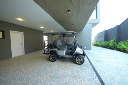 Casa à venda com 4 suítes no condomínio Villa dos Pinheiros, Indaiatuba - SP