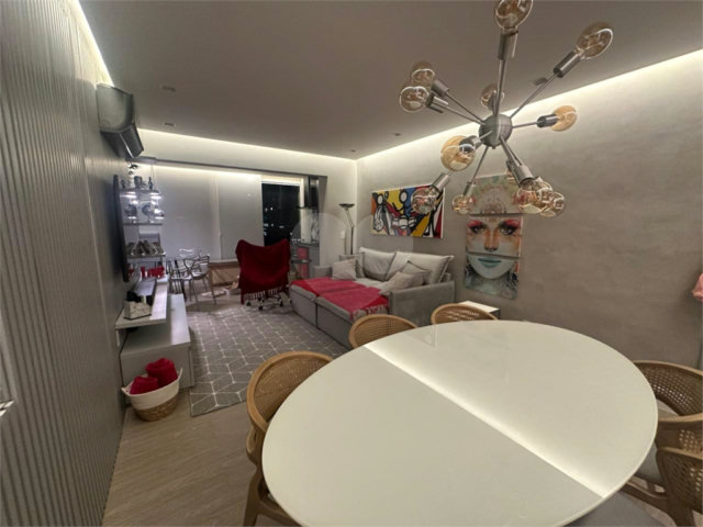 Apartamento à venda com 3 quartos, sendo 2 suítes,  em Santo Amaro, São Paulo, SP