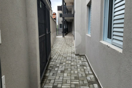 Casa à venda com 2 quartos, sendo 1 suíte, no condomínio Residencial Sanches, São Paulo - SP
