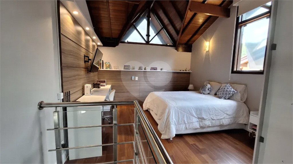 Casa à venda com 5 quartos, sendo 2 suítes,  no condomínio Floradas da Serra, São Paulo - SP