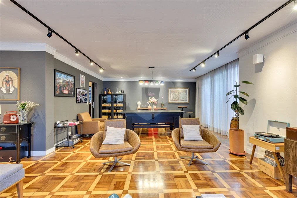 Casa à venda com 4 suítes em Granja Julieta, São Paulo, SP