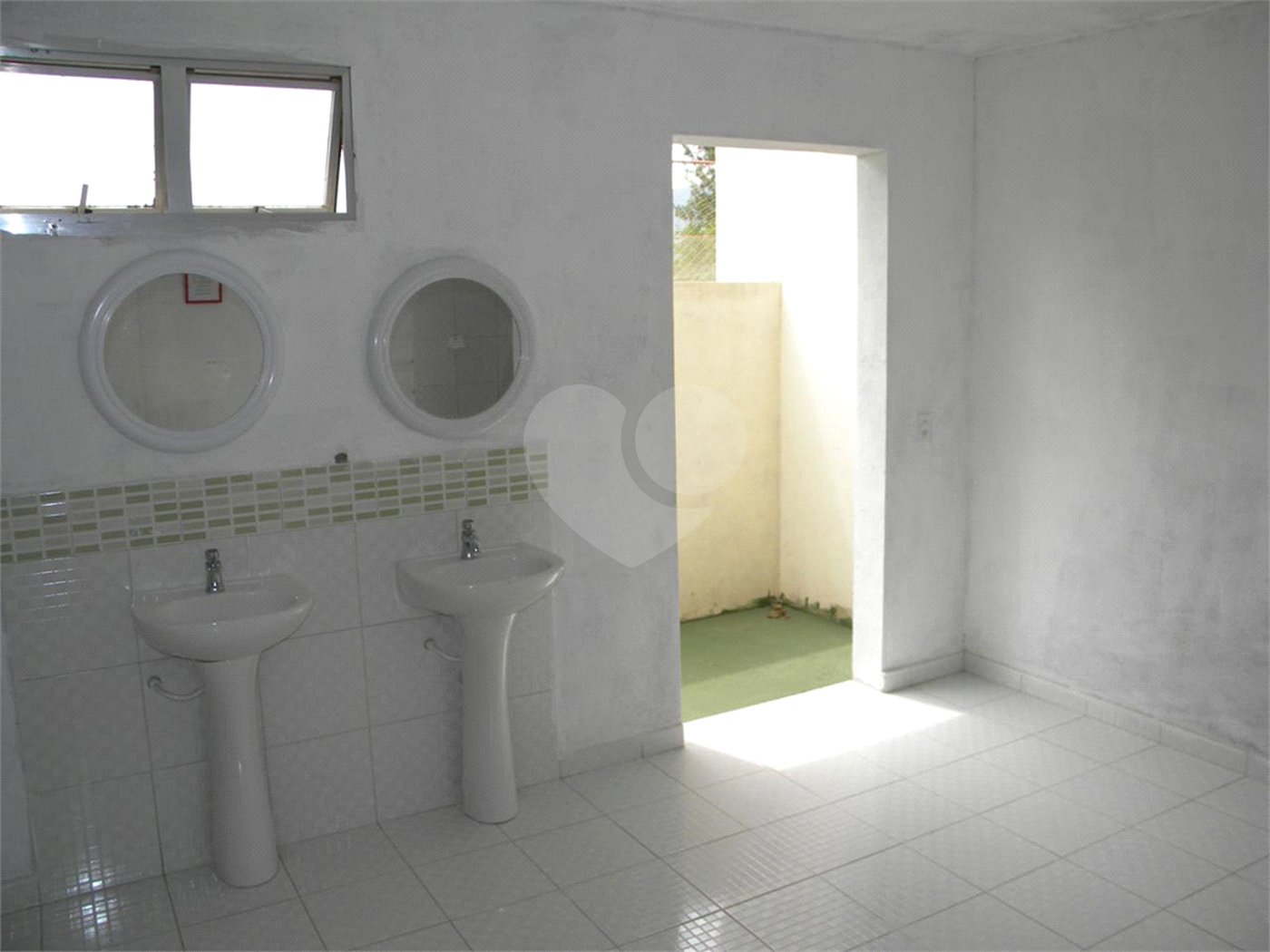Chácara à venda com 7 quartos, sendo 1 suíte, em Capoavinha, Mairiporã, SP