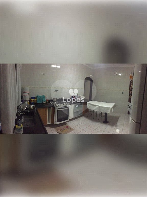 SOBRADO A VENDA, BAIRRO PARQUE DOS IPÊS, 3 DORMITORIOS 1 SENDO SUITE, 2 VAGAS DE GARAGEM, SJC/SP