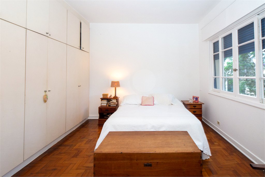 Casa à venda com 3 quartos, sendo 1 suíte, em Alto da Boa Vista, São Paulo, SP