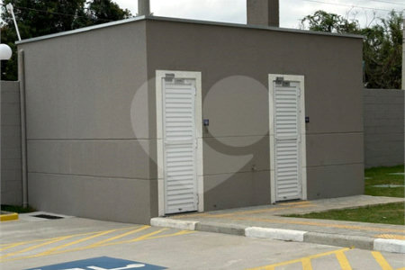 Casa à venda ou para alugar com 2 quartos no condomínio Residencial Caxangá 2, Suzano - SP