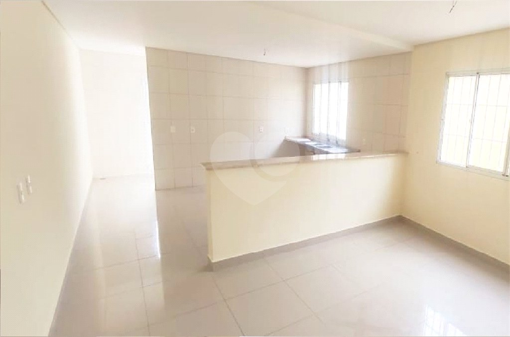 Sobrado à venda com 3 quartos, sendo 1 suíte,  em Cidade São Francisco, São Paulo, SP