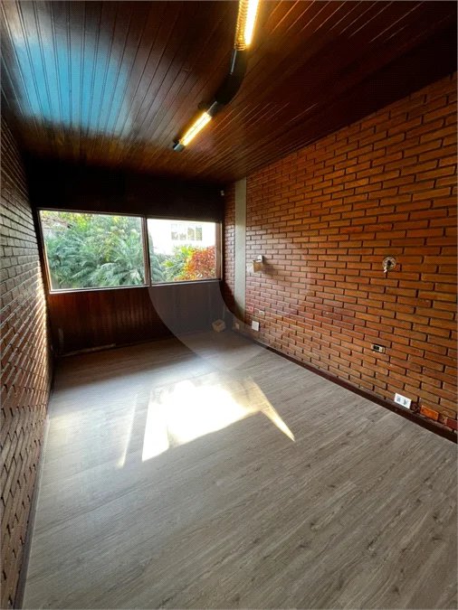 Sobrado à venda com 3 quartos, sendo 1 suíte, em Rolinópolis, São Paulo, SP