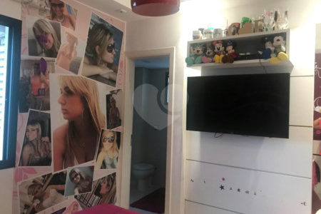 Apartamento à venda com 3 suítes em Vila Regente Feijó, São Paulo, SP