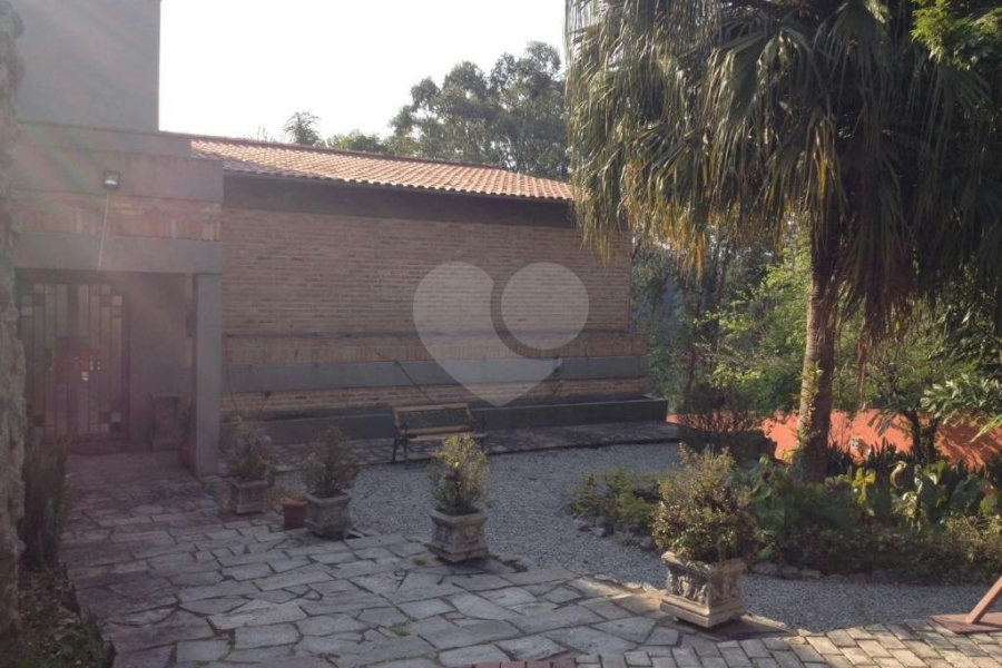 Sobrado à venda com 4 quartos, sendo 2 suítes, em Jaraguá, São Paulo, SP