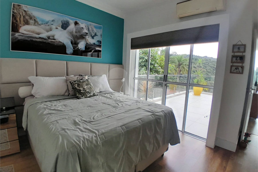 Casa à venda com 3 quartos, sendo 1 suíte,  no condomínio Alpes da Cantareira, Mairiporã - SP