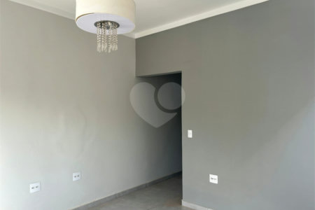 Casa à venda com 2 quartos, sendo 1 suíte, em Vila Santana, Itapetininga, SP