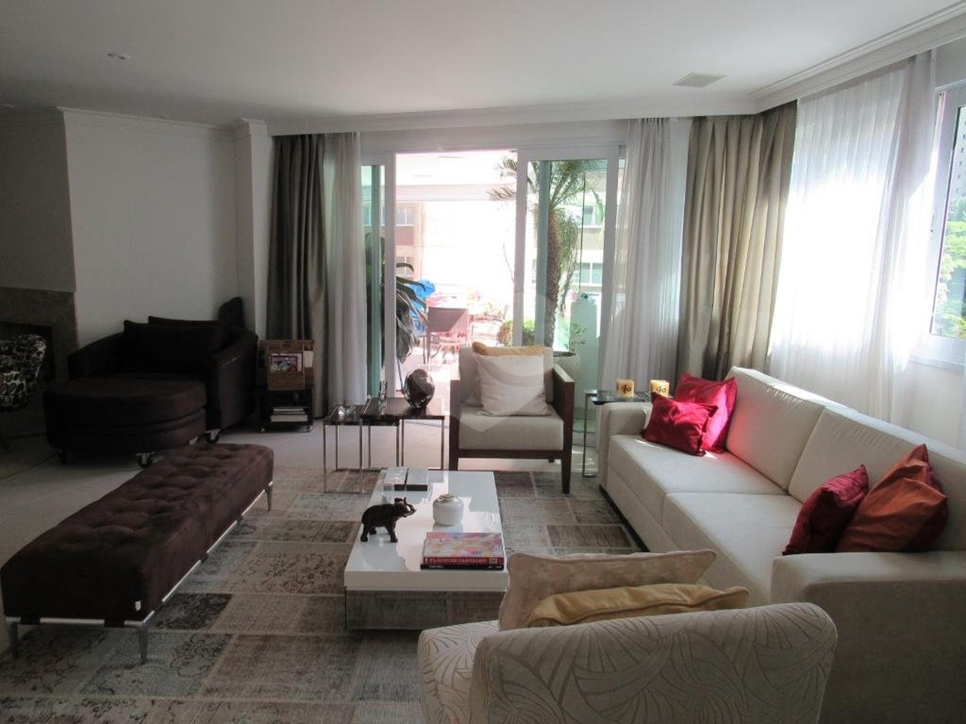 Apartamento à venda com 3 suítes em Real Parque, São Paulo, SP