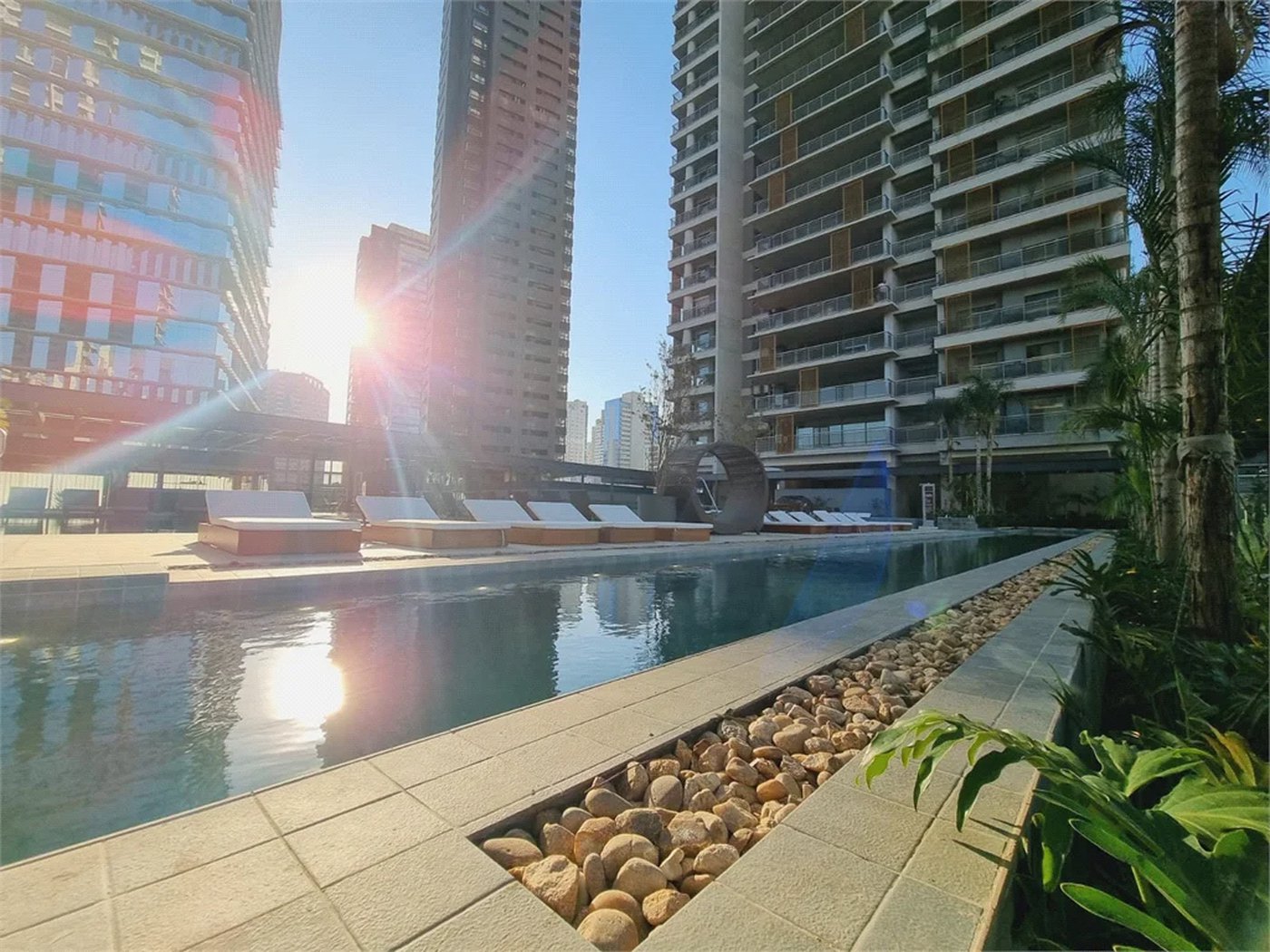 Apartamento à venda ou para alugar com 3 quartos, sendo 1 suíte,  em Jardim das Acácias, São Paulo, SP