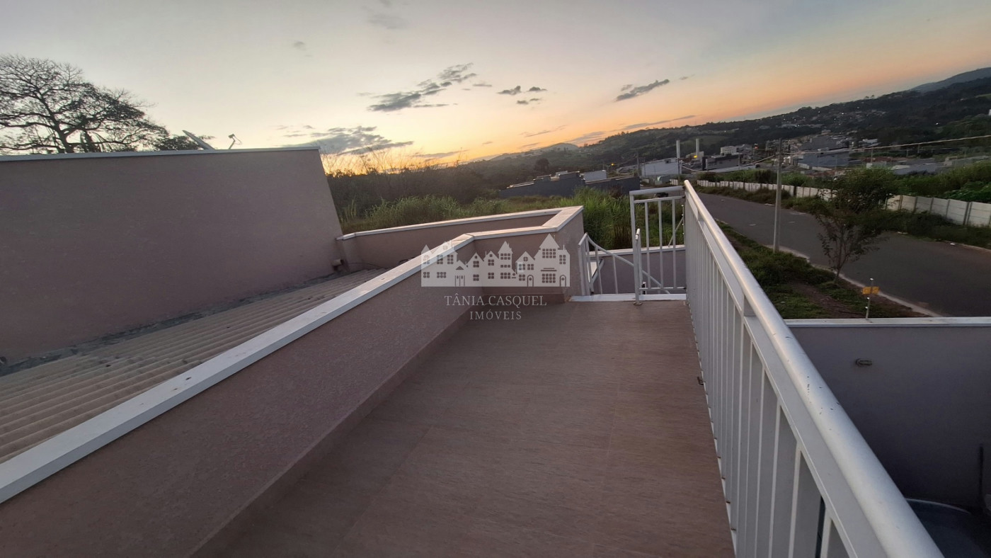 Casa à venda com 3 quartos, sendo 1 suíte, em Residencial Jardins da Catalunha, Atibaia, SP