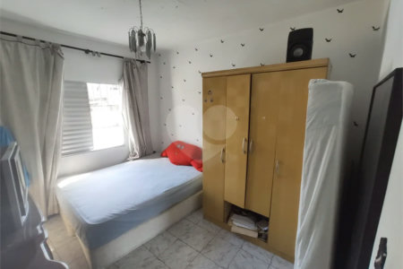 Sobrado à venda com 4 quartos em Parque Vitória, São Paulo, SP