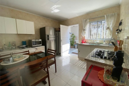 Sobrado à venda com 3 quartos, sendo 1 suíte, em Vila Ipojuca, São Paulo, SP