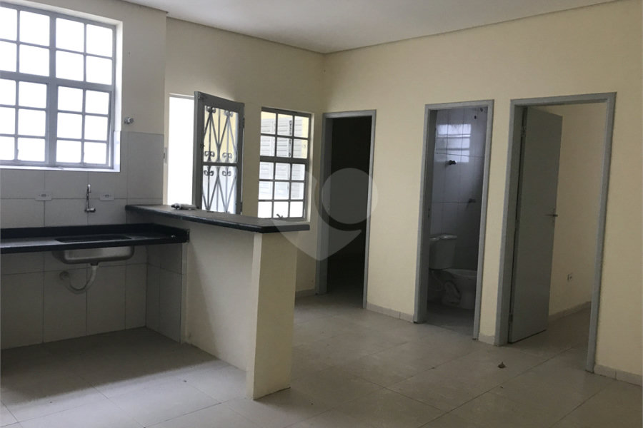 Casa à venda com 4 quartos, sendo 1 suíte, em Santana, São Paulo, SP