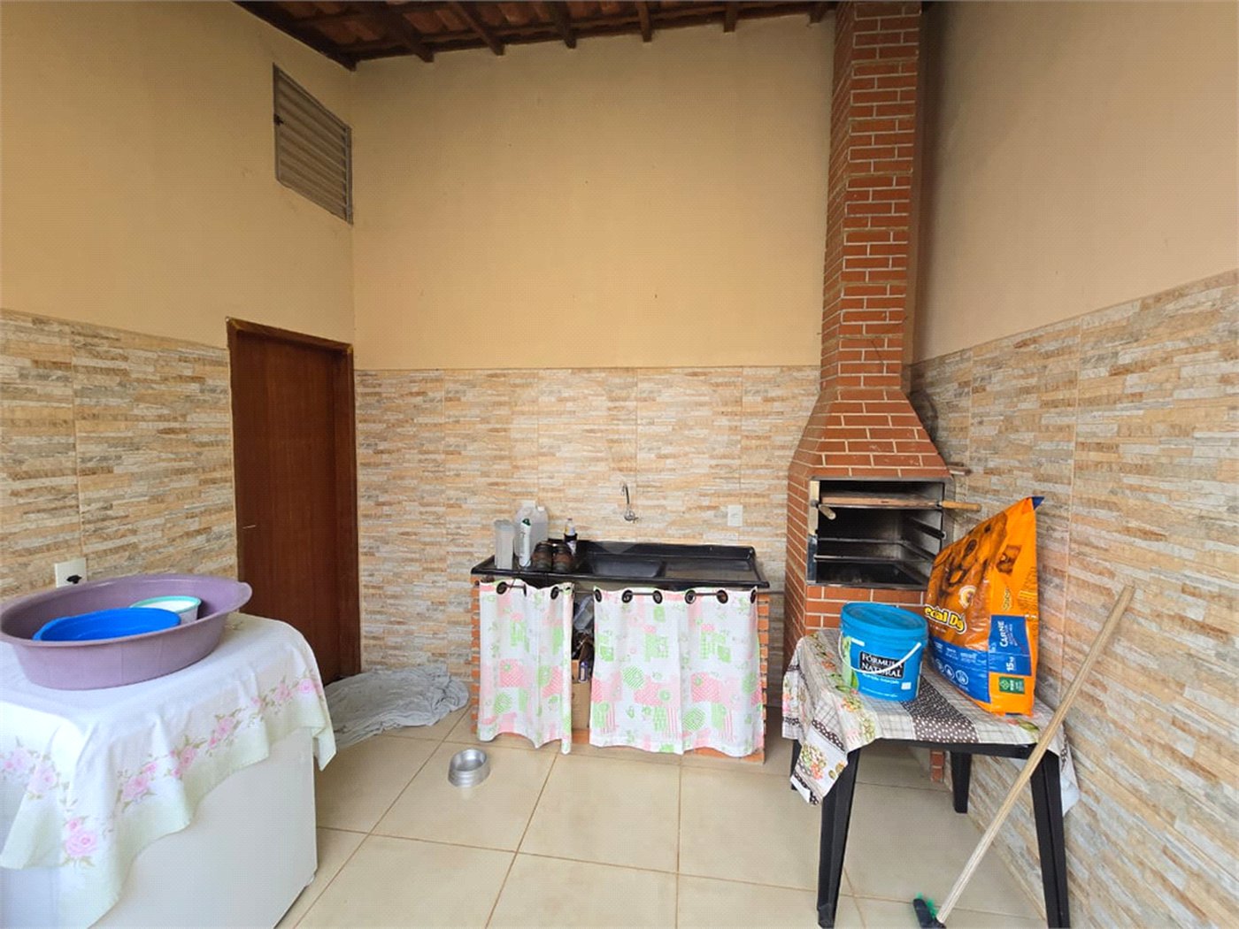 Casa à venda com 2 quartos, sendo 1 suíte, em Therezinha Piedade, Itapetininga, SP