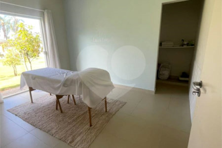 Casa à venda com 5 quartos, sendo 4 suítes,  em Vila Oliveira, Mogi das Cruzes, SP