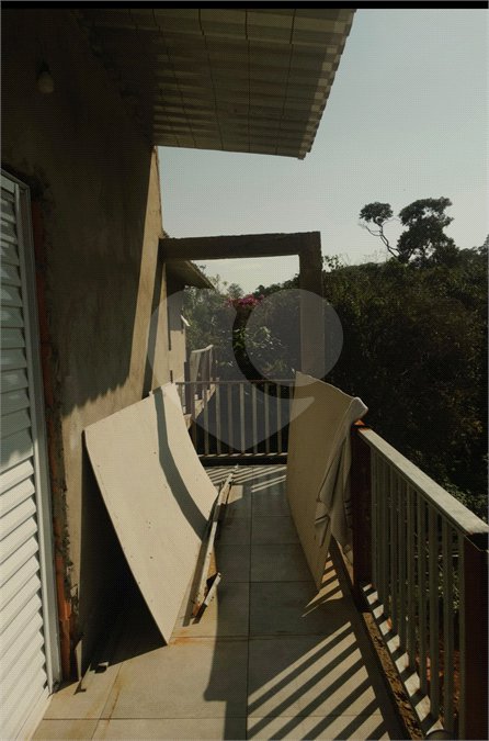Casa à venda ou para alugar com 3 suítes em Mairiporã, SP