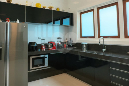 Casa à venda com 4 suítes no condomínio Halvétia Country Residencial, Indaiatuba - SP