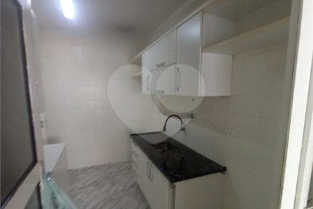 Apartamento à venda com 3 quartos, sendo 1 suíte,  em Vila Olímpia, São Paulo, SP