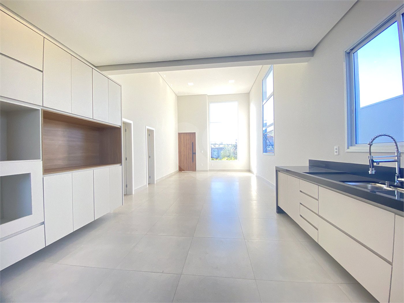 Casa à venda com 3 quartos, sendo 1 suíte, no condomínio Reserva Central Parque, Salto - SP