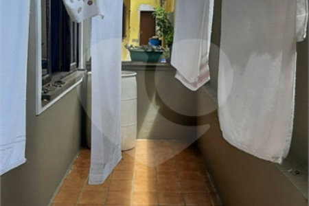 Sobrado à venda com 8 quartos em Jardim São Luís, São Paulo, SP