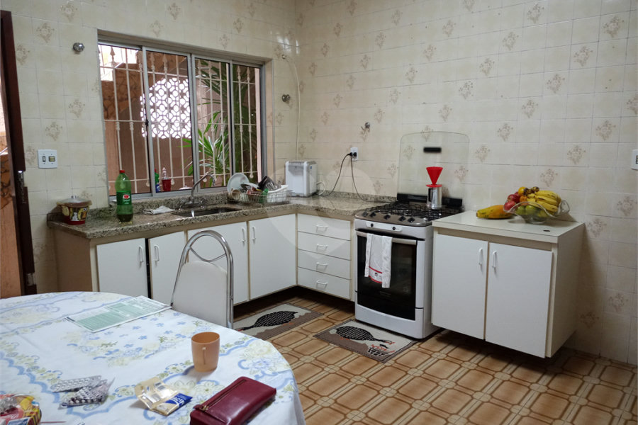 Sobrado à venda com 4 quartos em Horto, São Paulo, SP