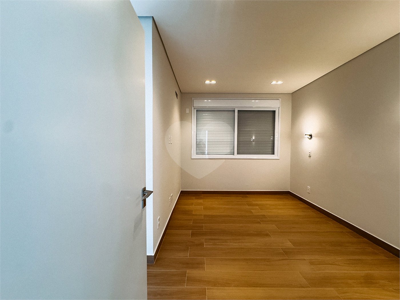 Casa à venda com 4 suítes no condomínio Villa dos Pinheiros, Indaiatuba - SP